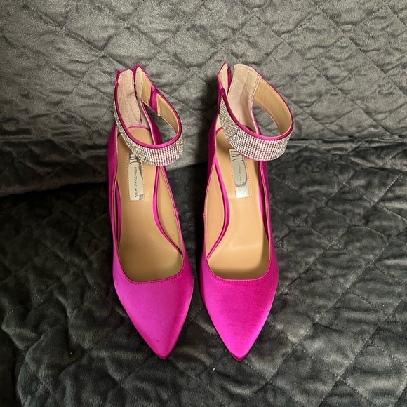 Never worn - Picture 2 of 6